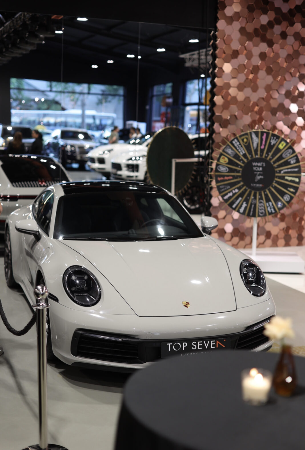 Udhëtime ideale? Vetëm falë makinave të Top Seven Agency; Arsyet pse duhet të vizitoni showroom-in