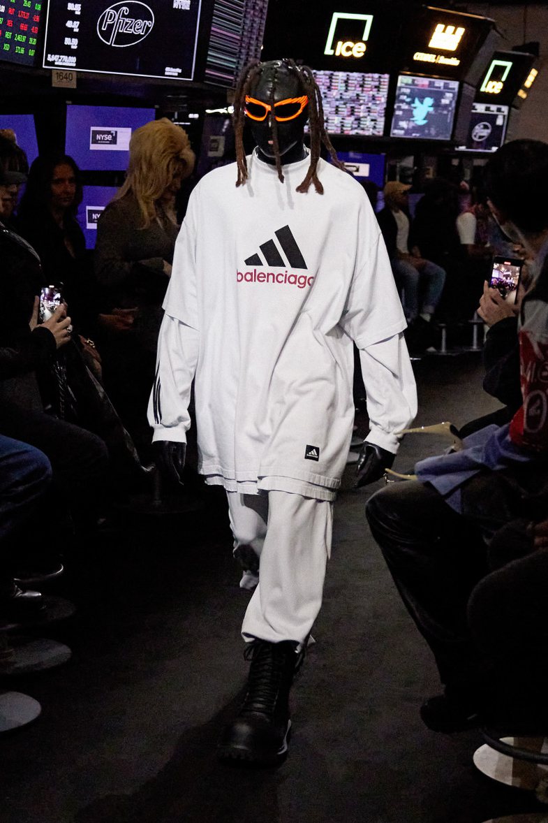 Balenciaga bashkon forcat me Adidas dhe sjell një super koleksion!
