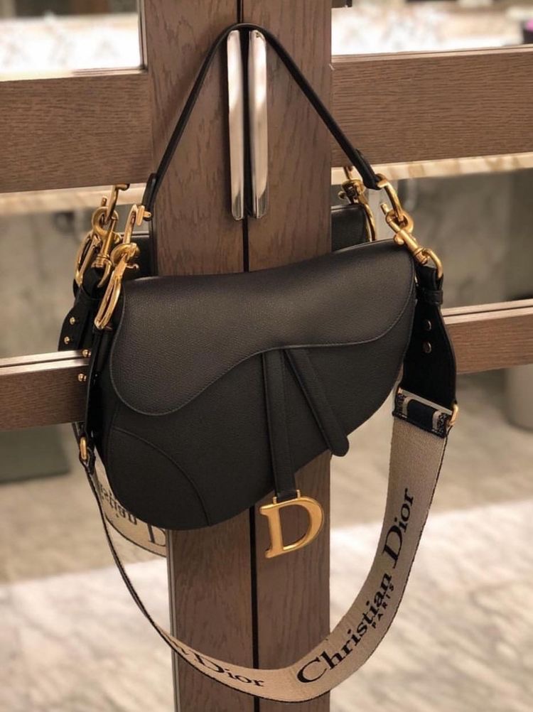 A e dini se kur është krijuar çanta e parë “Dior”?