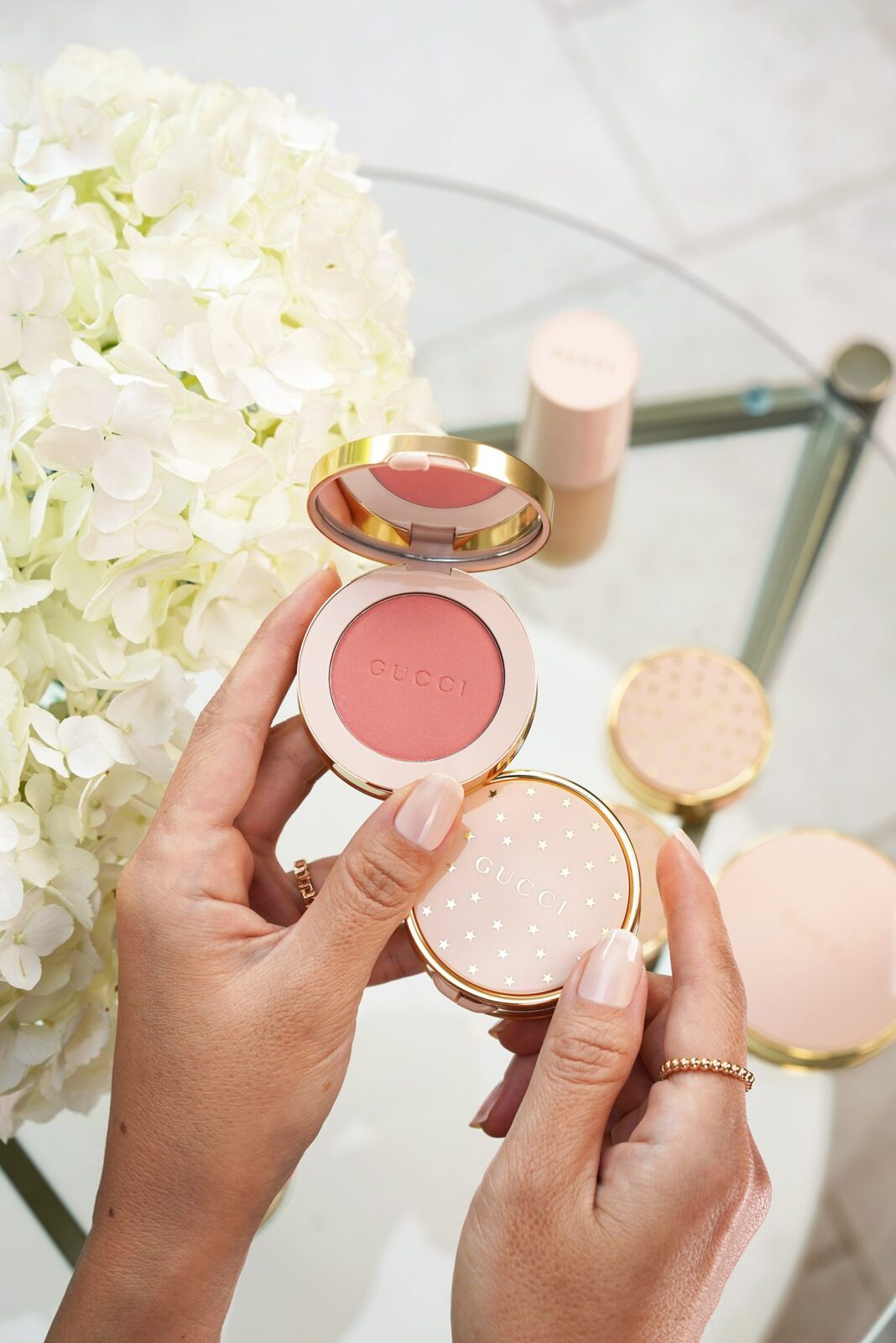 Si ta aplikoni “blush-in” sipas tendencave të fundit të modës?