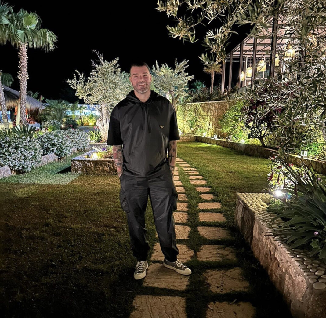 Dj Sardi kalon kufijtë e suksesit drejt e për në Australi!