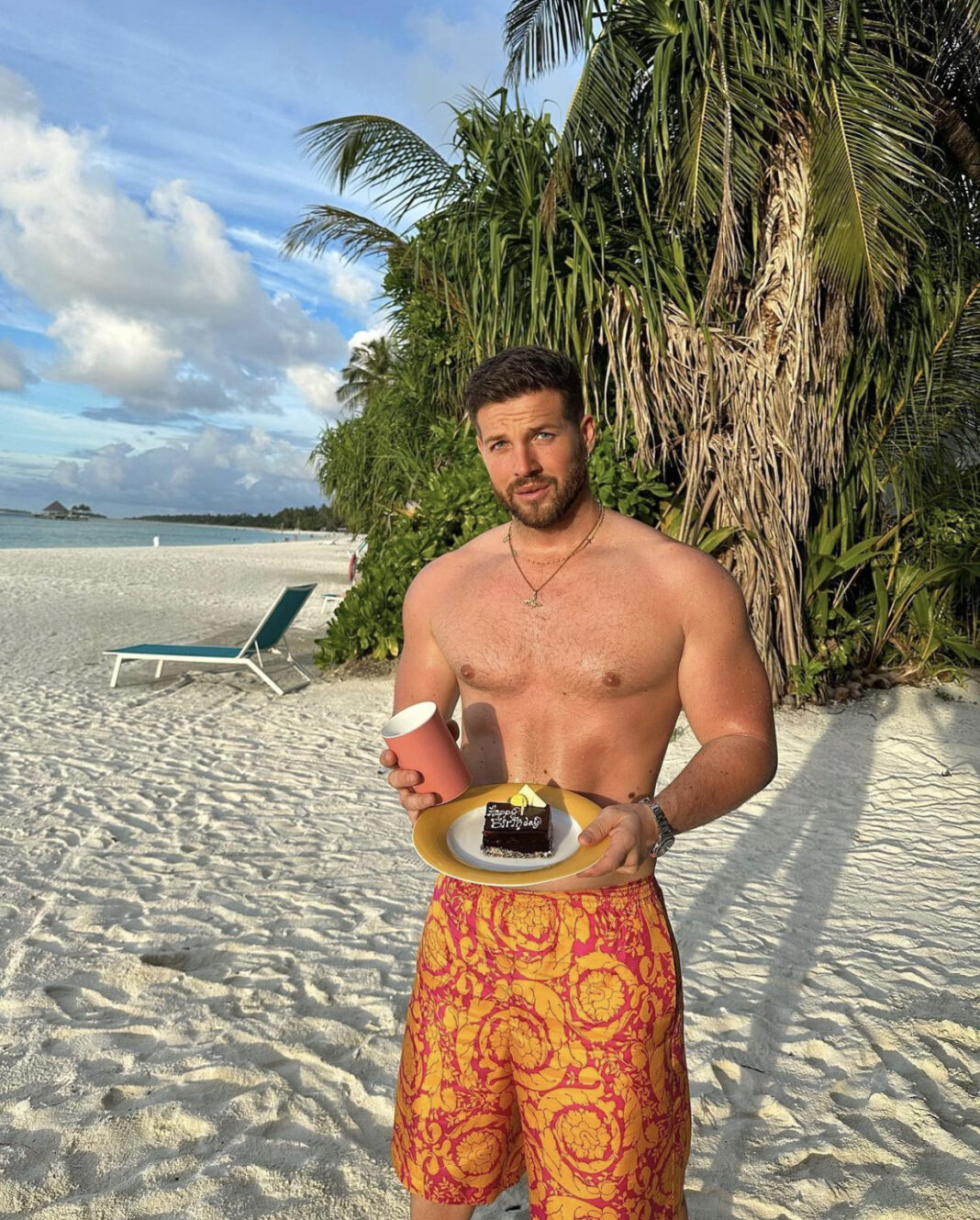 Plot surpriza nga Endrit Mërtiri! Një ditëlindje në Maldive dhe shumë urime