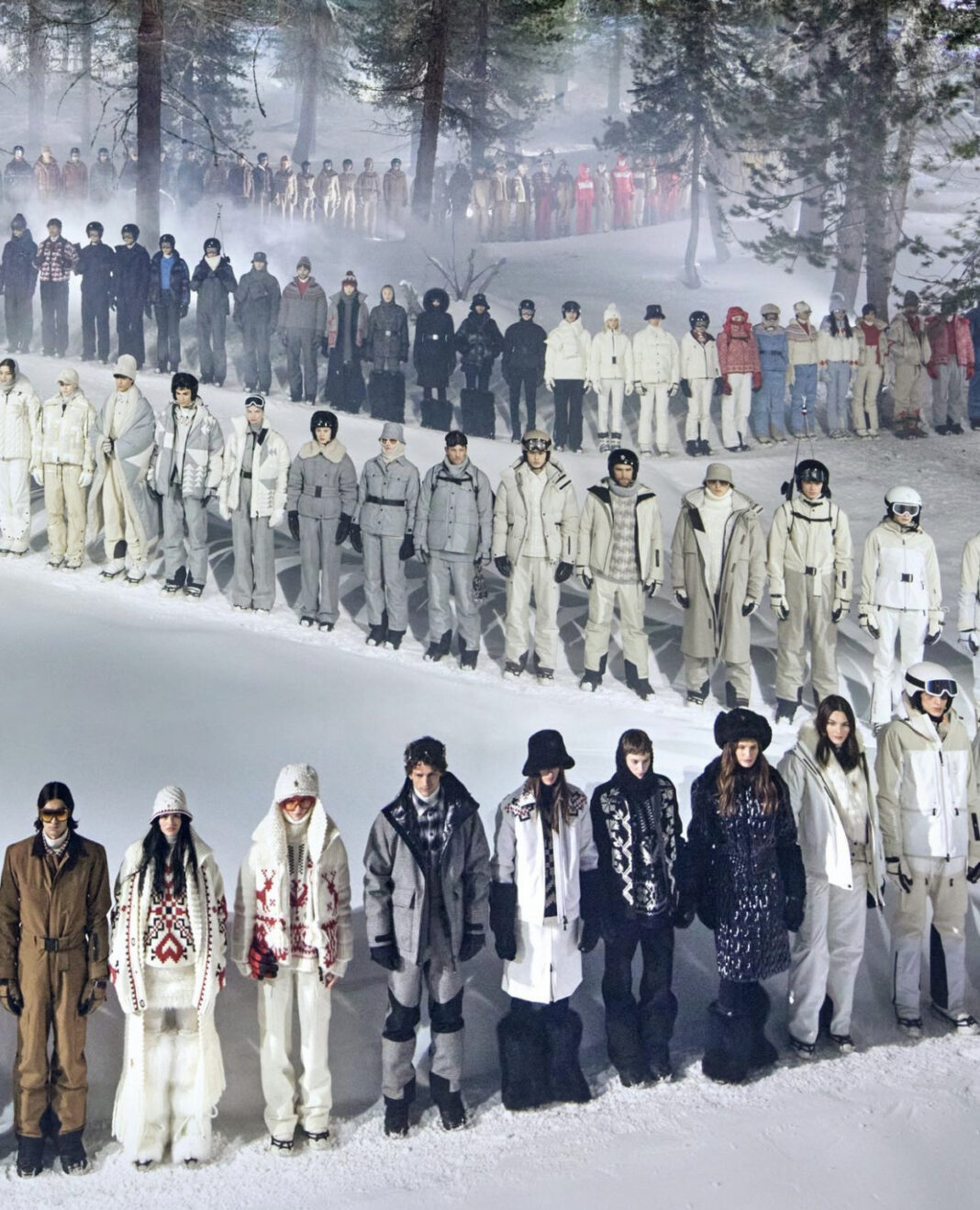 “Moncler” bën xhiron e rrjetit! Një koleksion i prezantuar mes dëborës në alpet zviceriane!