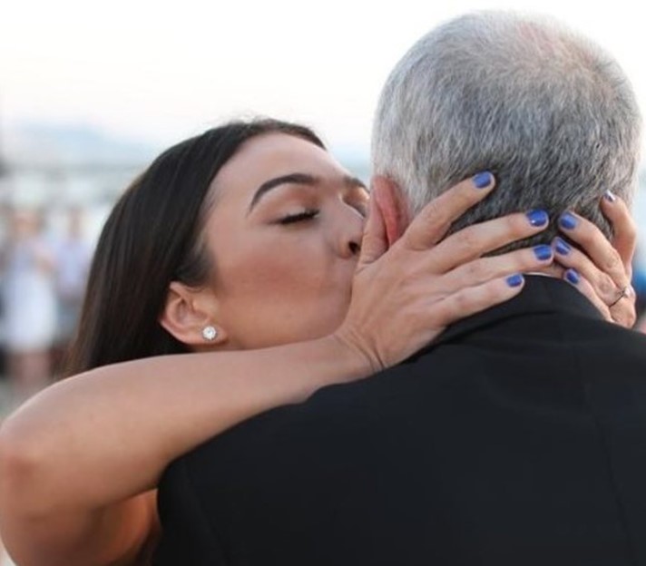 Ikja e të atit lë “zemërthyer” Jonida Vokshin: Një pjesë e shpirtit tim është pranë teje, pika ime e dobët ti!
