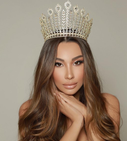Paula Mehmetukaj kurorëzon dashurinë e saj, brenda festës madhështore të miss-it shqiptar