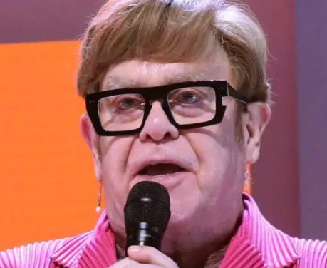 Elton John vazhdon të humbasë shikimin