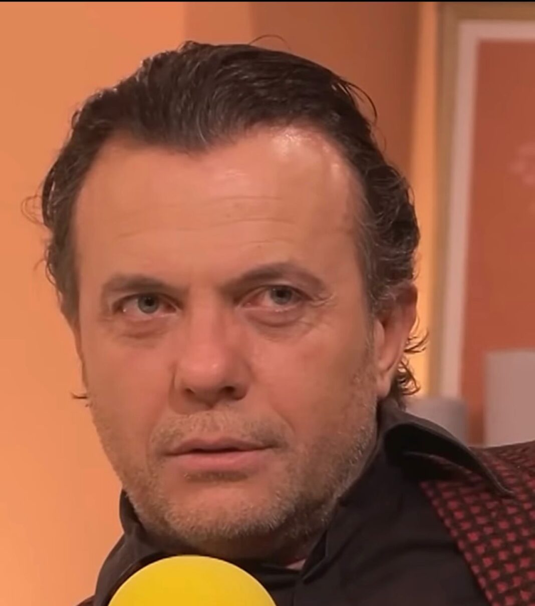 “E doja shumë”, Laert Vasili e pranon publikisht: Jam i dashuruar me një pr*stitutë