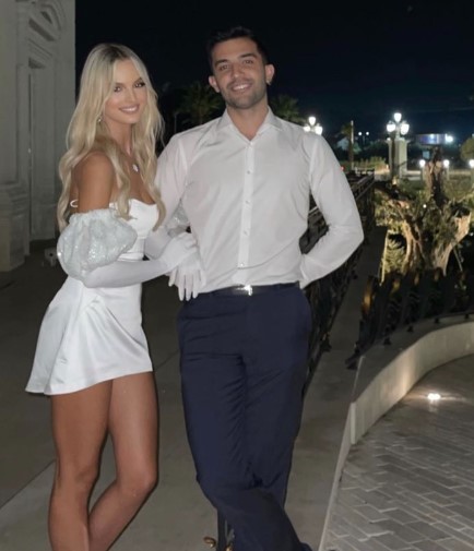 Së shpejti dasma e shumëpritur, Cindy Marina dhe djali i Jozefina Topallit drejt altarit