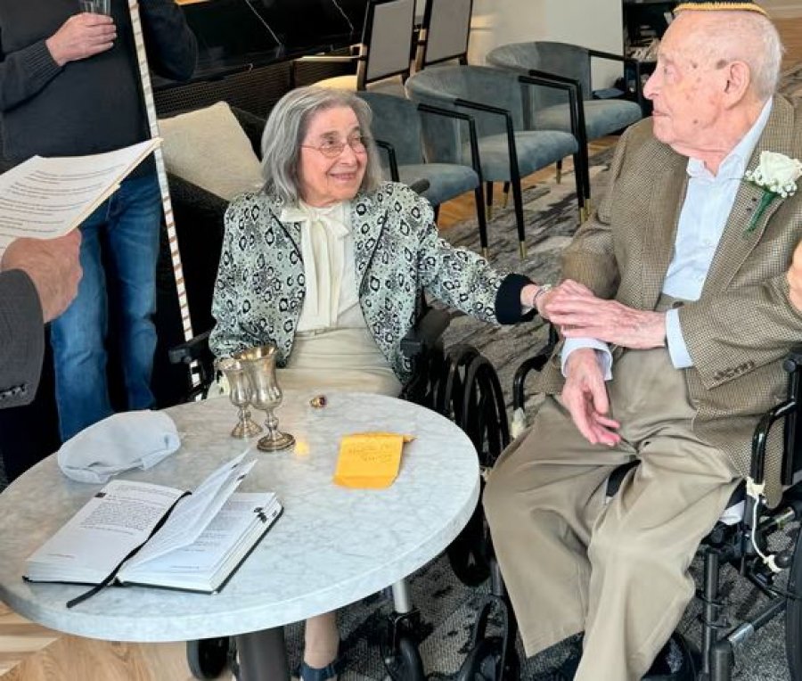 Çifti më i vjetër i të sapomartuarve në botë hyn në librin e rekordeve Guinness