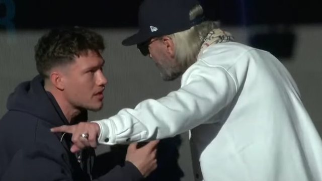 Driloni ia “mori nga duart” çmimin e madh, Xuxit nuk i del e keqja: Arrogant dhe pa intelekt