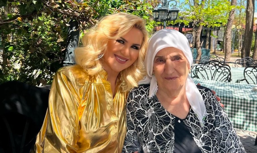 Ditë zie në familjen e Shyhrete Belulit, këngëtarja humb të ëmën