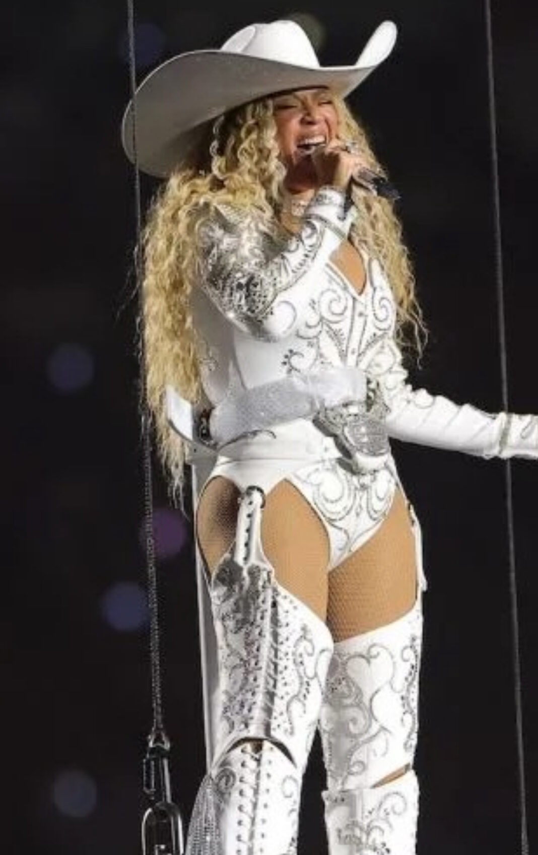 Plas sherri në koncertin e parë të “Cowboy Carter” të Beyonce-s
