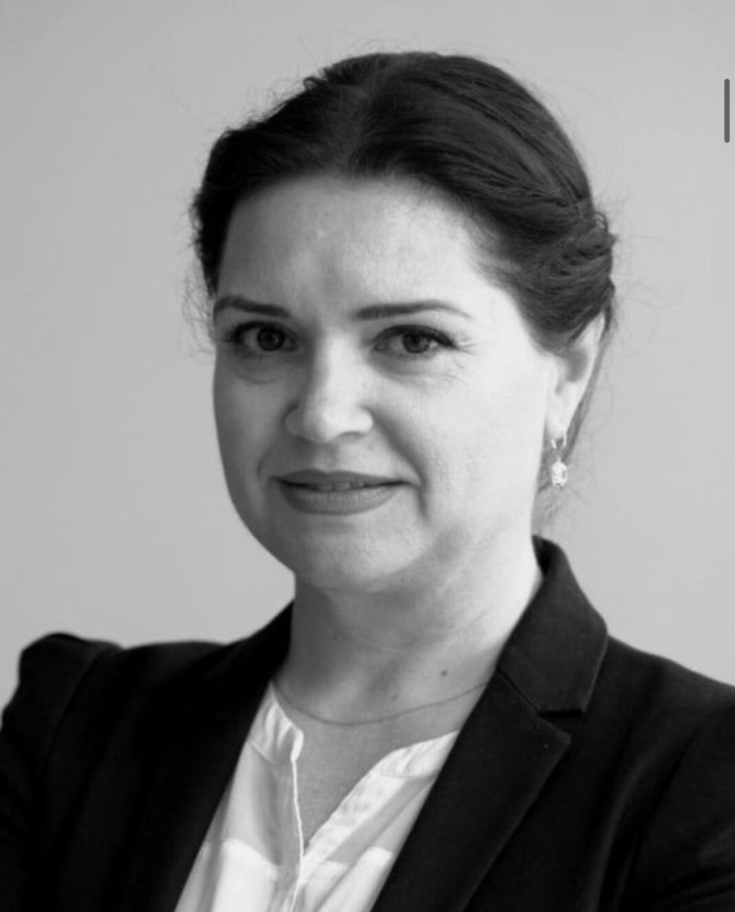 Trupa e Korit të Teatrit Kombëtar të Operas në zi, ndahet nga jeta sopranoja Redrina Kokona