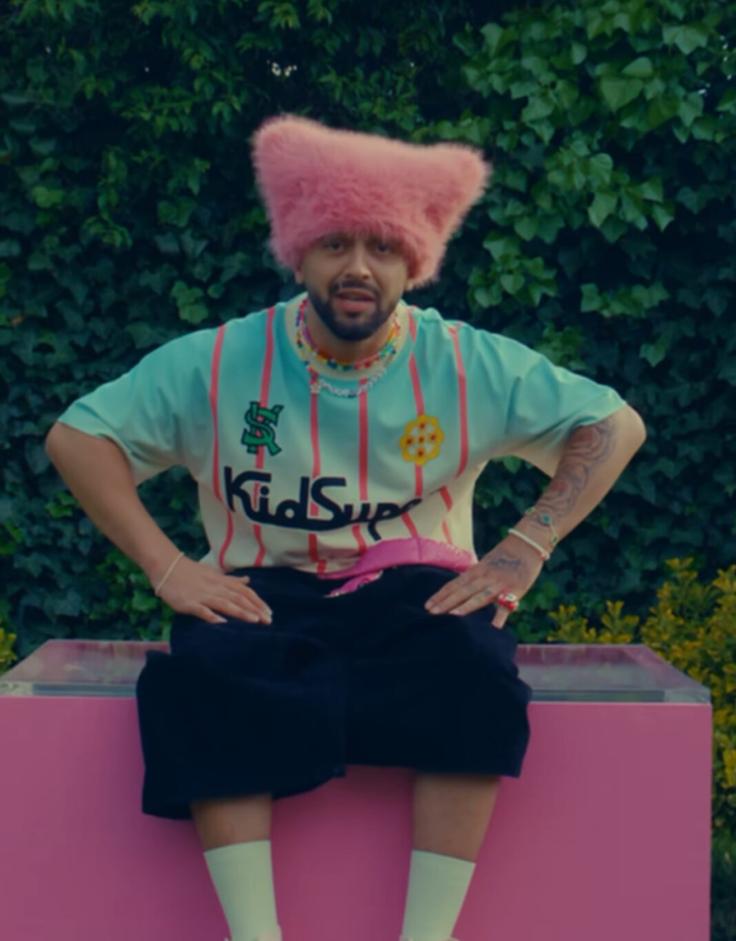 Pritjes i erdh fundi! Gjesti publikon “Veshu Ndrequ”