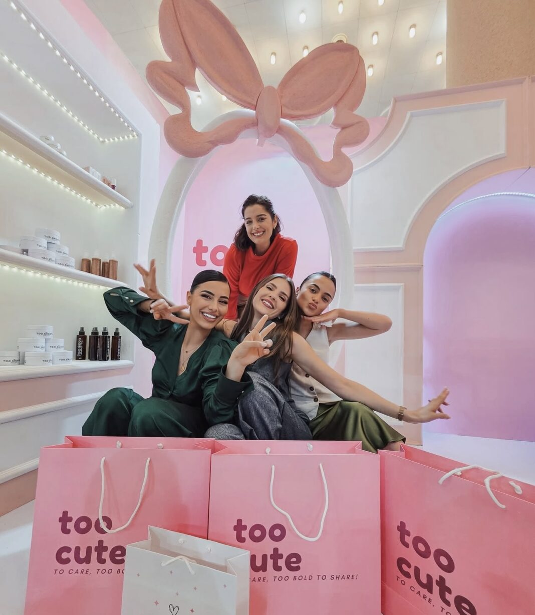 TOO CUTE rikthehet në Beauty Fair Albania, aty ku bukuria takohet me stilin dhe vetëbesimin