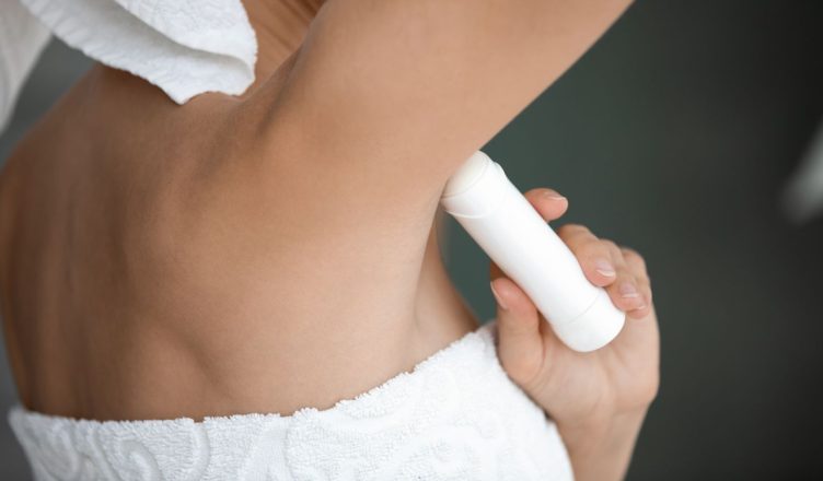 Jo vetëm në sqetulla, 6 pjesë të trupit ku mund të përdorni antidjersën