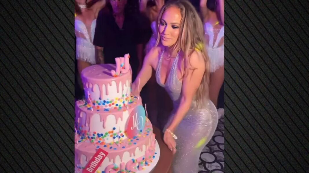 Jennifer Lopez nuk ndalet! Festo ditëlindjen e 56-të dhe tregon se mosha është thjesht një numër