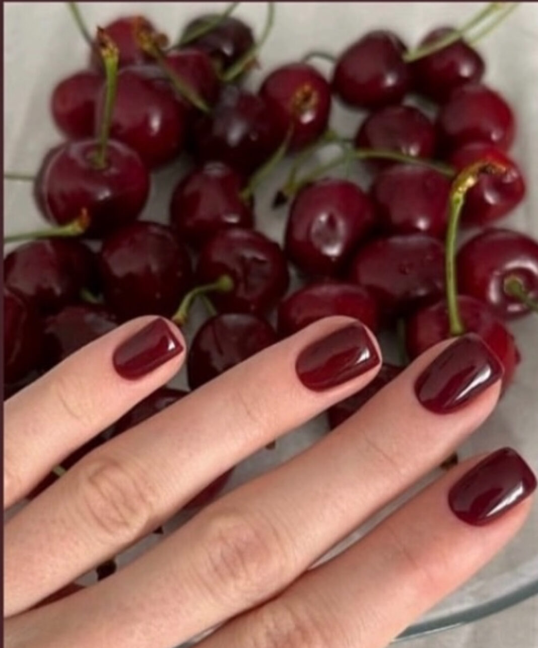 Ngjyrat më të bukura të thonjve për këtë vjeshtë