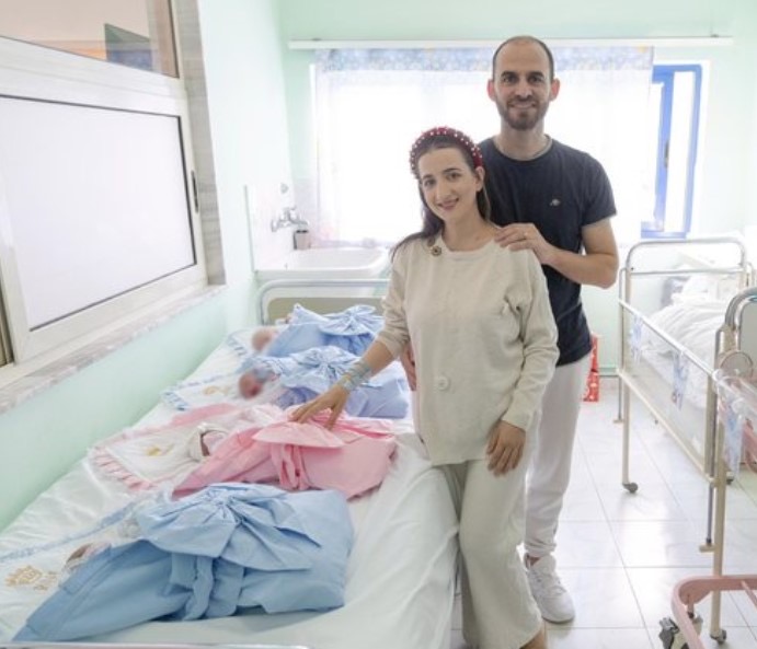 3 djem dhe 1 vajzë, lindin katërnjakët te “Koço Gliozheni”
