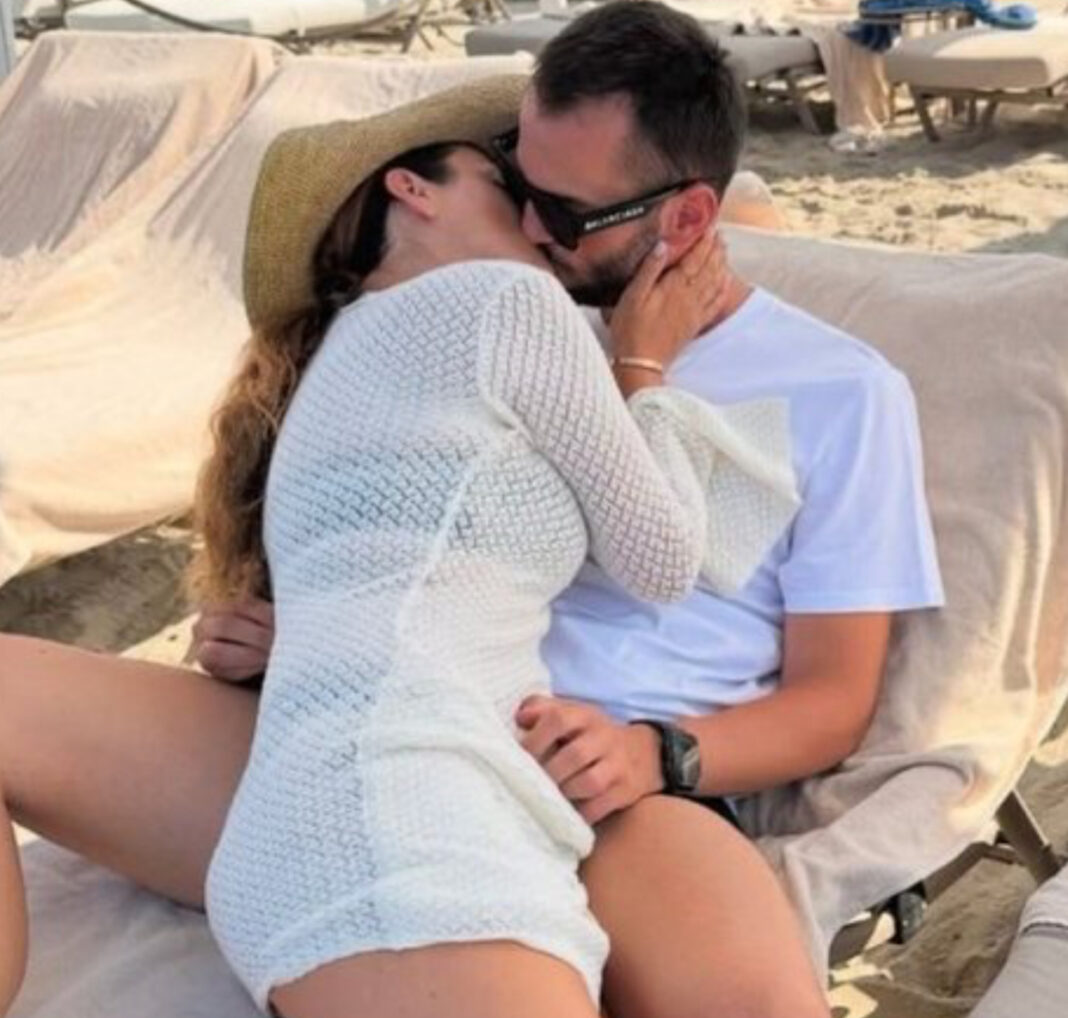“E dhj*va”, Arbana Osmani kapet në “shkelje”, fotoja nga Spanja që solli konfuzon te ndjekësit