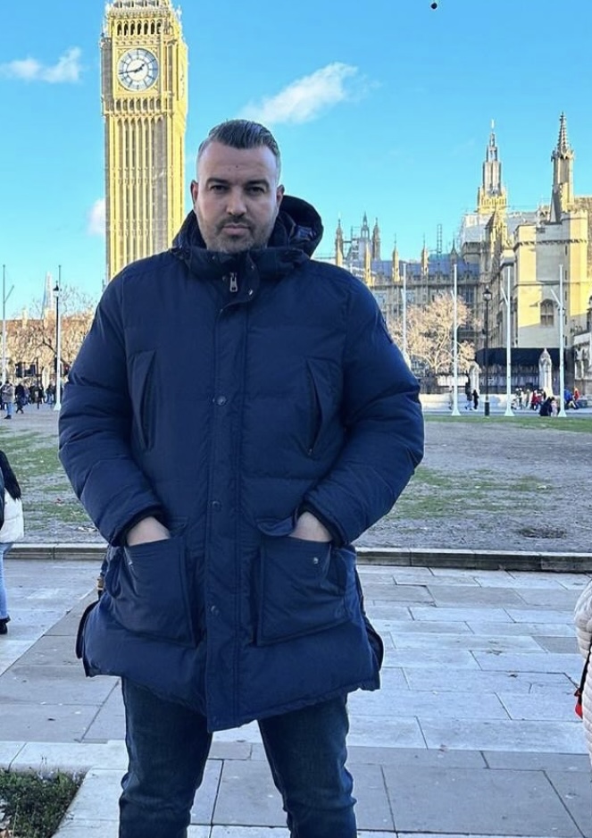 “Shpërthen” Rogerti: Nëse mendoni se kjo dhomë mua më bën të reflektoj, nuk më keni njohur