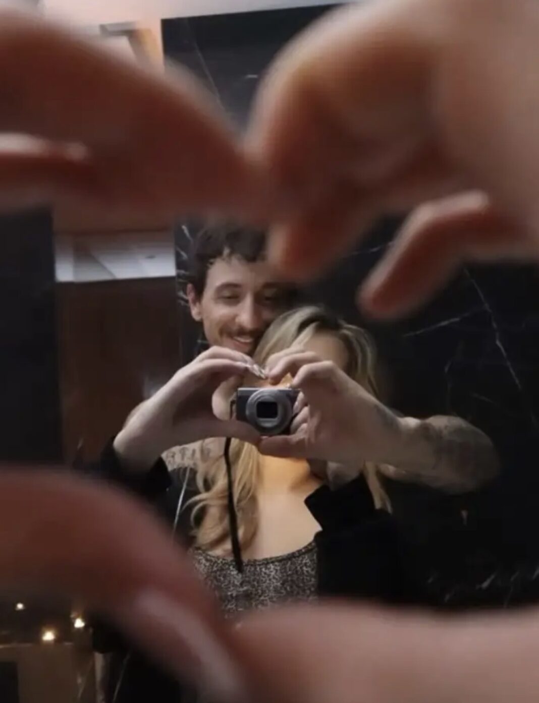 Getinjo në një romancë? Kush është bukuroshja krah tij?