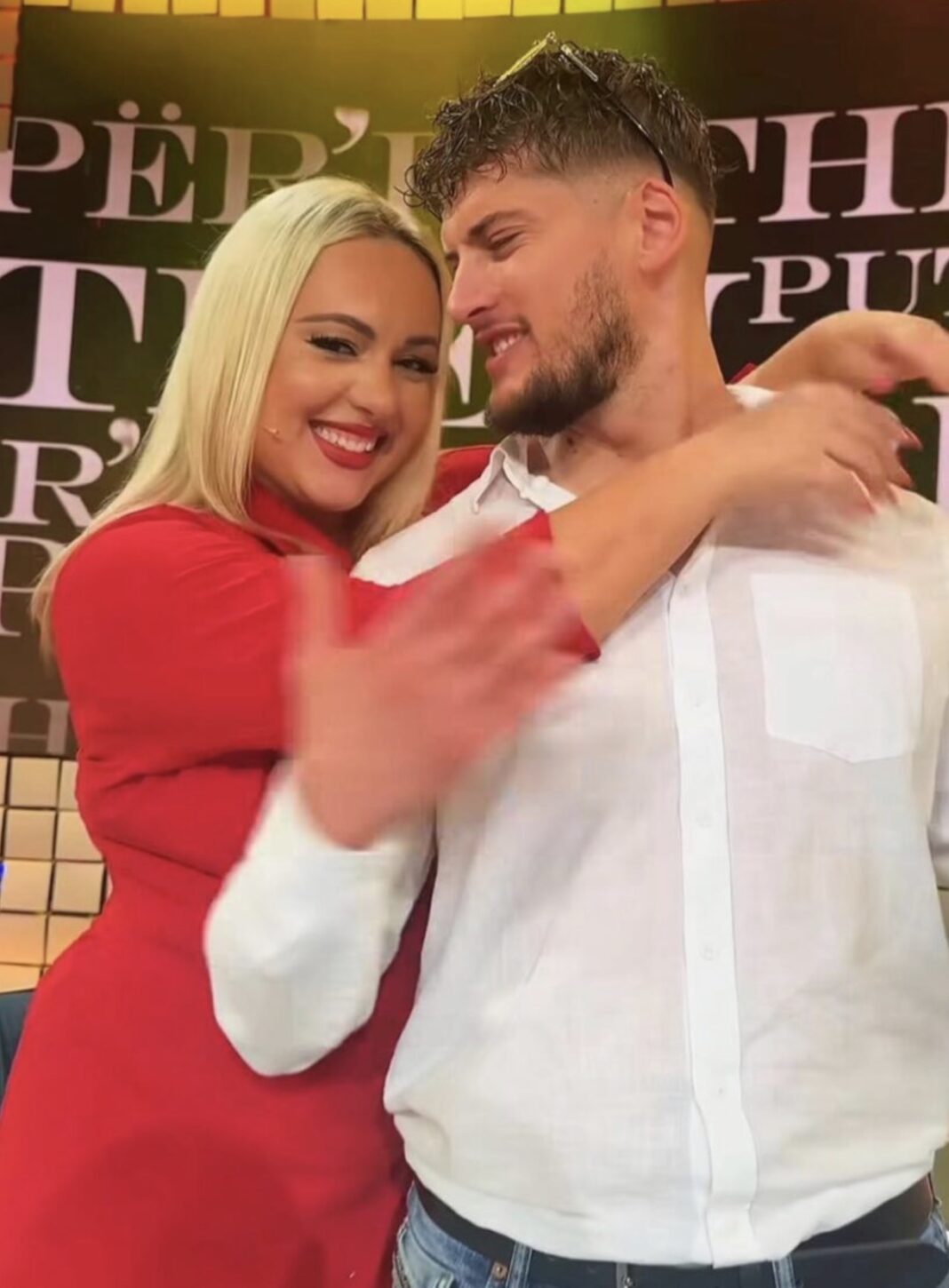Bebi nr. 2: Çifti i ‘Përputhen’ po bëhen prindër për herë të parë