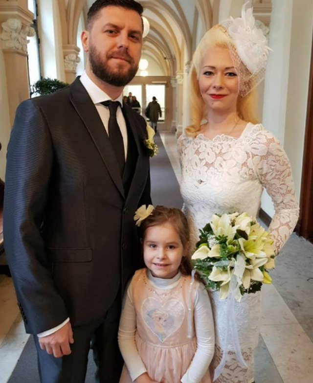 “Për vajzën është edhe më e vështirë”, bashkëshortja e Mirit: Kam arritur në pikën që…