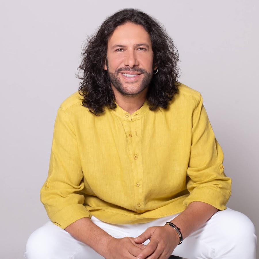 Çfarë e lidh Genën me Brikenën? Zbulohet emri i vërtetë i këngëtarit shumë të njohur