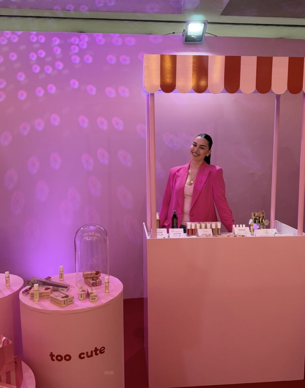 Too Cute sjell ngjyra, shkëlqim dhe energji rinore në Beauty Fair Albania 2026