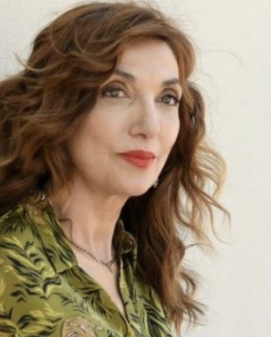 “Supermodele me art dhe inteligjencë”, Parashqevi Simaku surprizon Mozën në “Ferma VIP”, fermerja emocionohet: Të dua je e paarritshme
