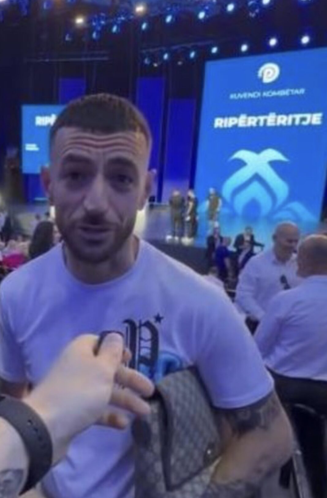 Denokratët zgjedhin Stresin, reperi i futet politikës