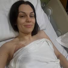 Jessie J jep lajmin e madh, fiton betejën me kancerin e gjirit