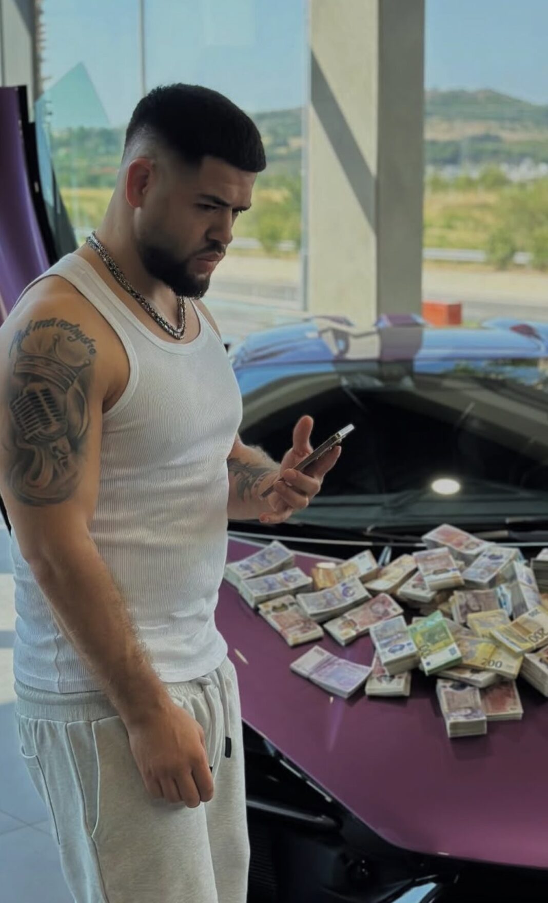 Noizy reagon për protestat për Zvërnecin: Na keni ça k****, nuk kam për të dalë dhe jam pro investimit!