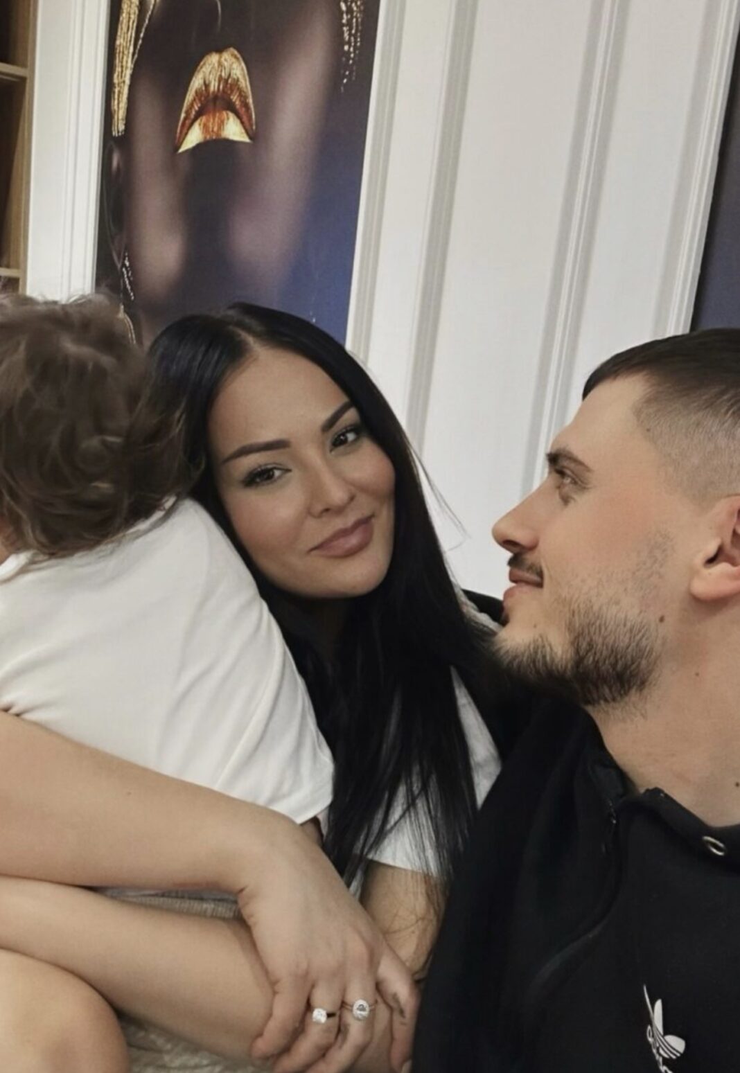 Si do ta quajnë vajzën e dytë, Sara tregon vendimin me Bardhin