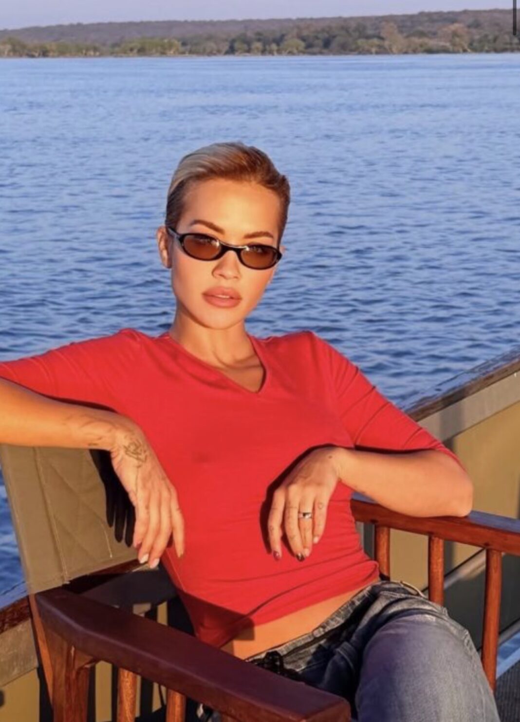 Vendimi i sotëm në Hagë, Rita Ora me reagim